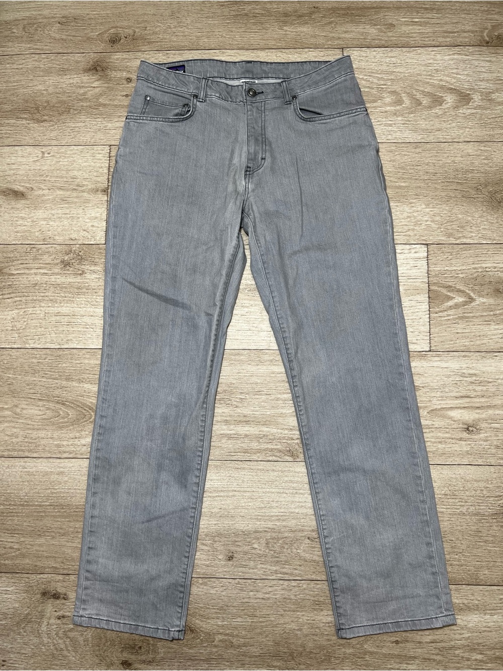 Patagonia Iron Clad Light Gray Denim 33x32 100% Organic Cotton